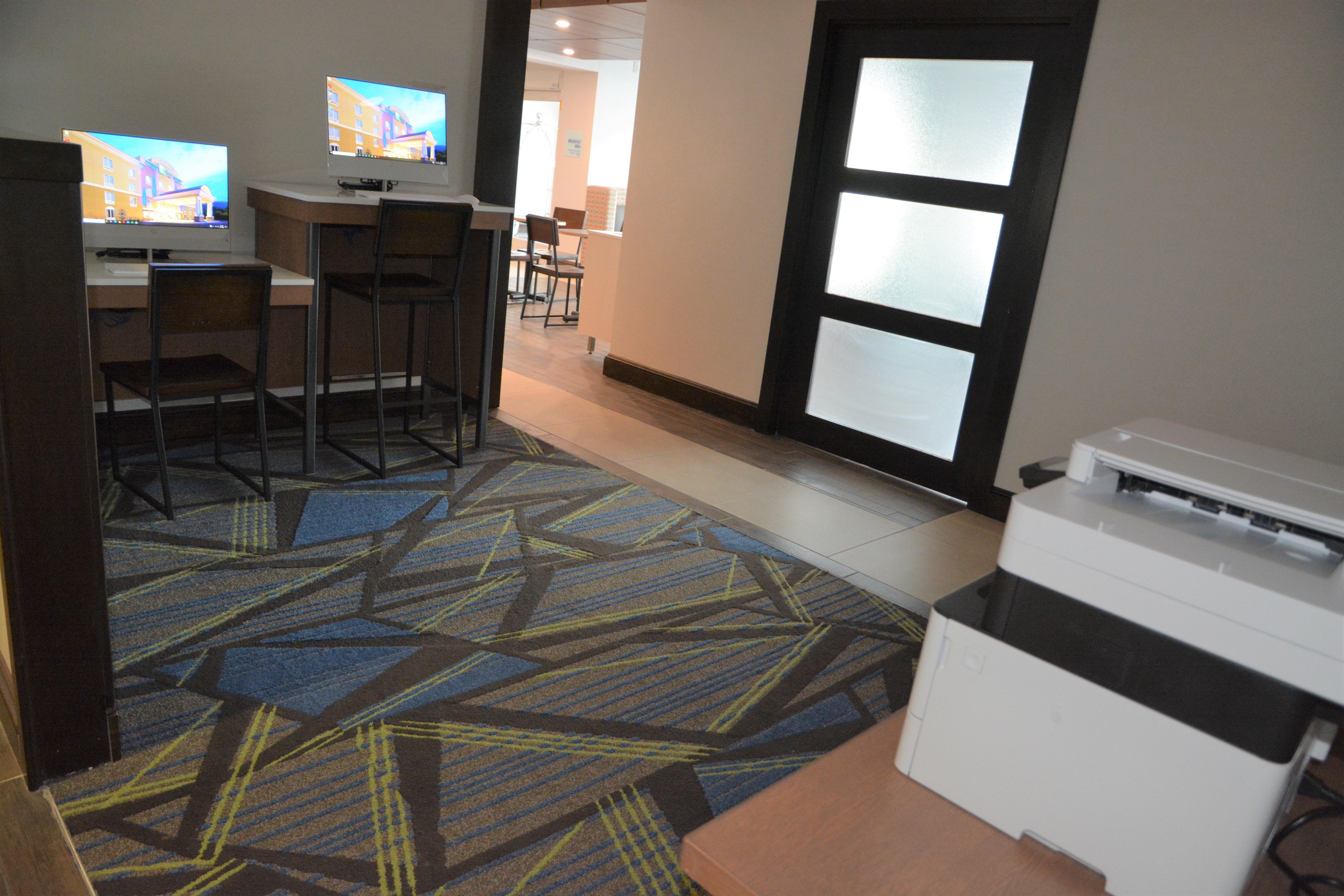 Holiday Inn Express & Suites Caryville By Ihg Exterior photo